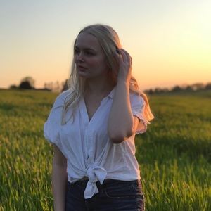 Meet your Posher, Emily